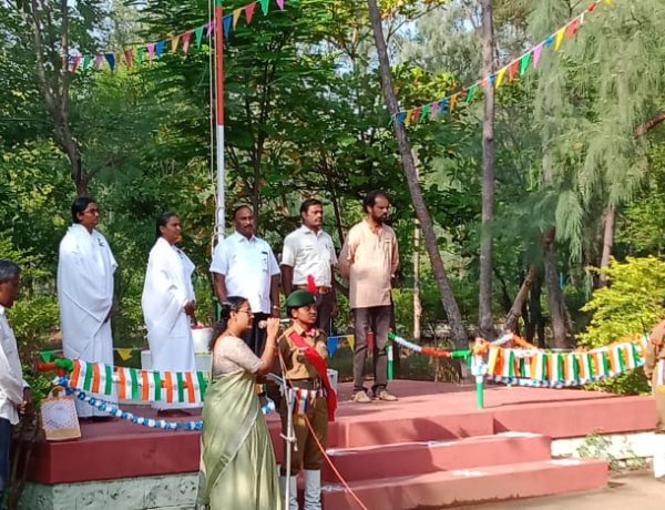 உசிலம்பட்டி பசும்பொன் முத்துராமலிங்கத் தேவர் கல்லூரியில் சுதந்திர தின விழா