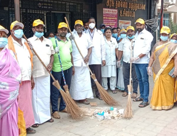 உசிலம்பட்டியில் தூய்மை இந்தியா திட்டம் டாக்டர் முத்துராமன் தொடங்கி வைத்தார்