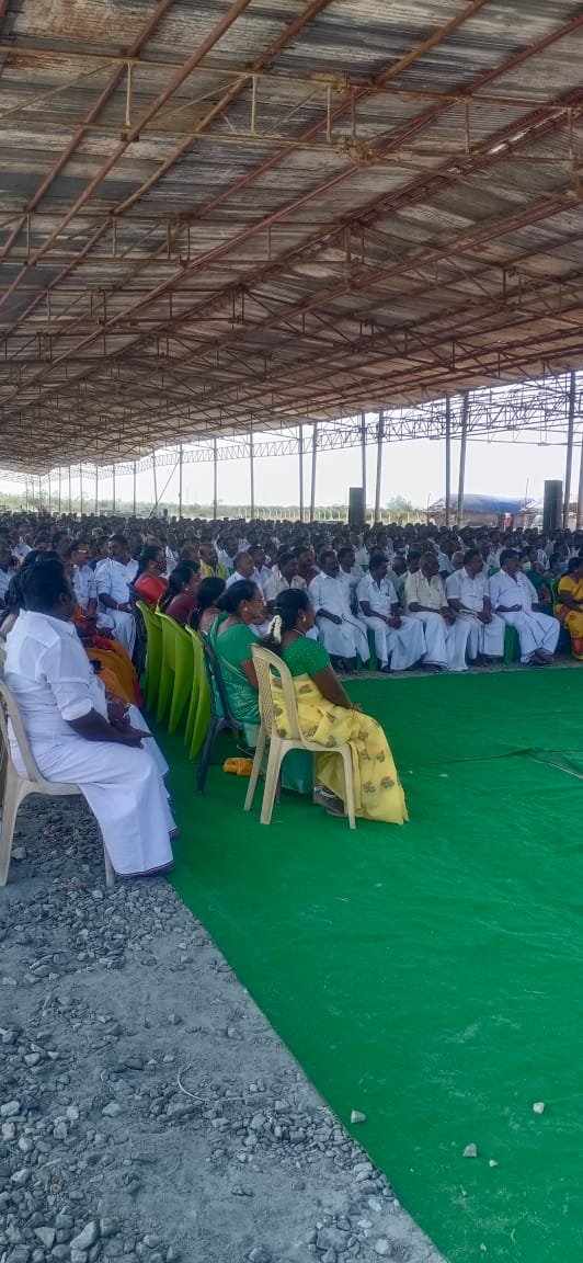 மதுரை புறநகர் மேற்கு மாவட்டம் தகவல் தொழில்நுட்ப பிரிவு சார்பாக அனைத்து தொழில்நுட்ப பிரிவு நிர்வாகிகளுக்கு கணினி வழங்கி மாண்புமிகு முப்பெரும் துறை அமைச்சர் அண்ணன் R.P.உதயகுமார் அவர்கள் ஆலோசனை வழங்கி சிறப்பித்த அமைச்சர் அவர்களுக்கு உசிலம்பட்டி தகவல் தொழில்நுட்ப பிரிவு சார்பாக கோடான கோடி நன்றி!!!